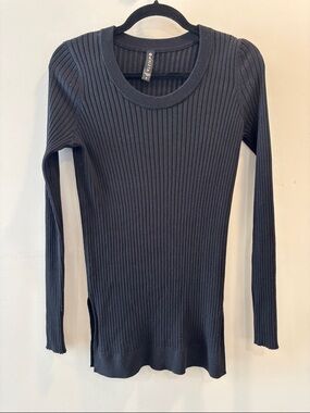 Athleta Ribbed Long Sleeve Top Size Small